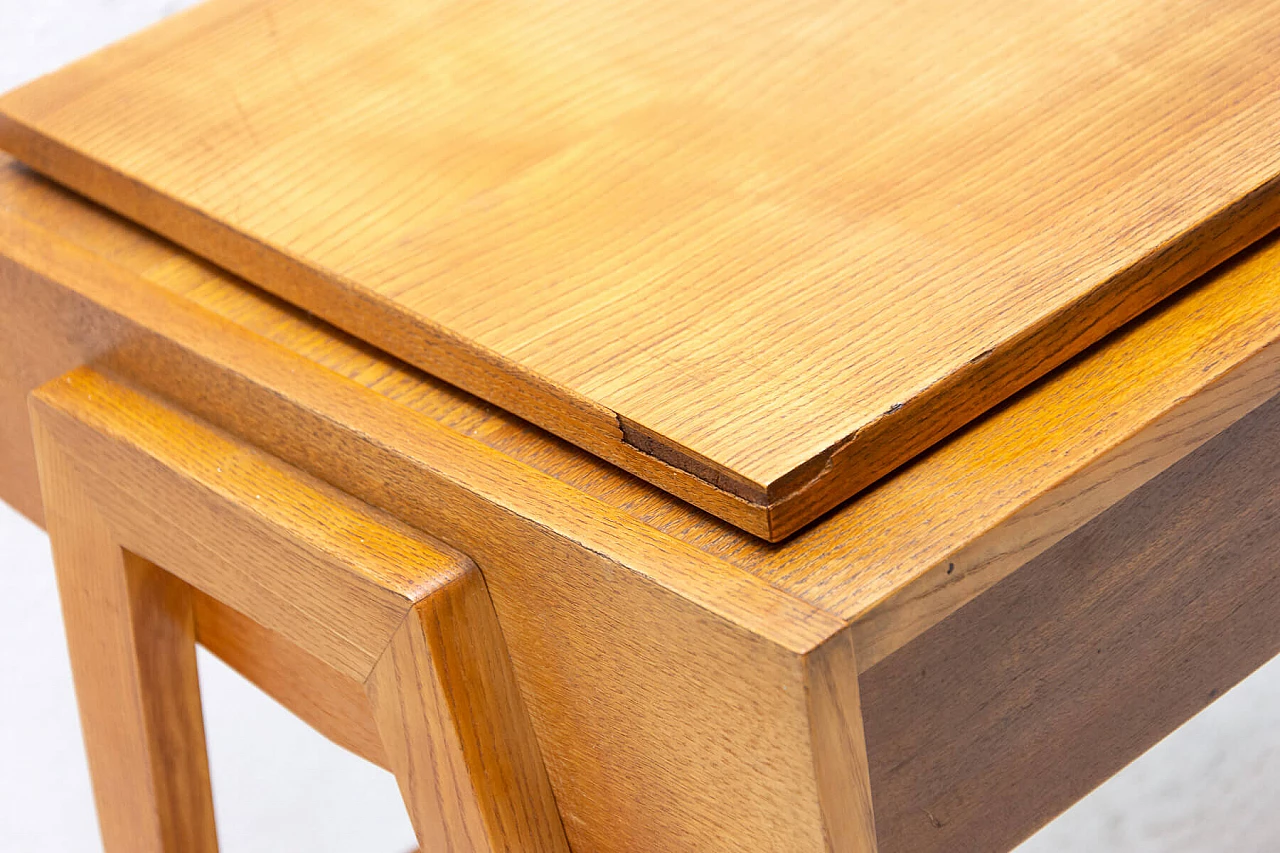 Tavolino da TV in frassino e vetro con piano girevole, anni '60 8