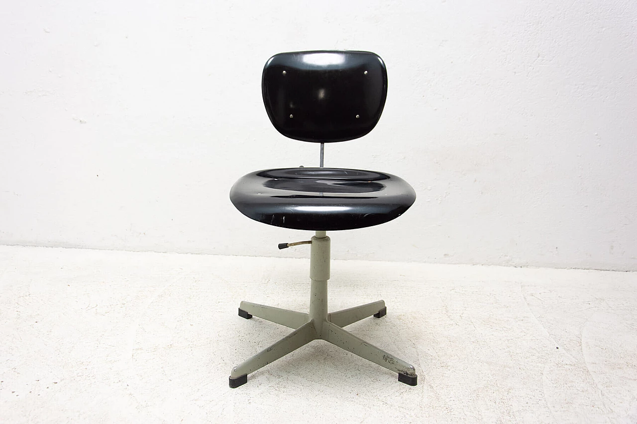 Plastic and iron swivel chair by Kovona, 1950s 13