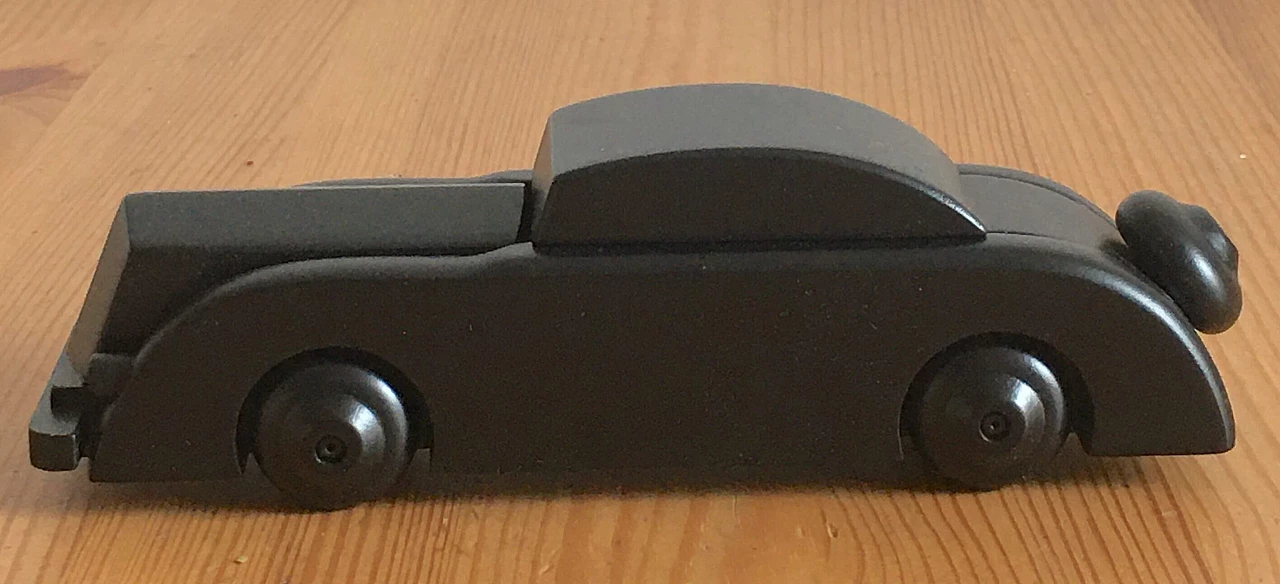 Statuetta Limousine in legno di Kay Bojesen 10