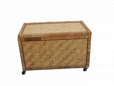 Baule in rattan e compensato con ruote, anni '70