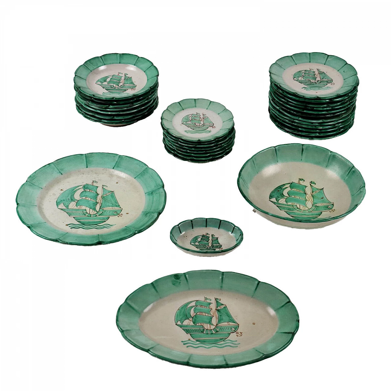 Servizio di piatti in ceramica con bordo polilobato di C.A.S. Vietri 1