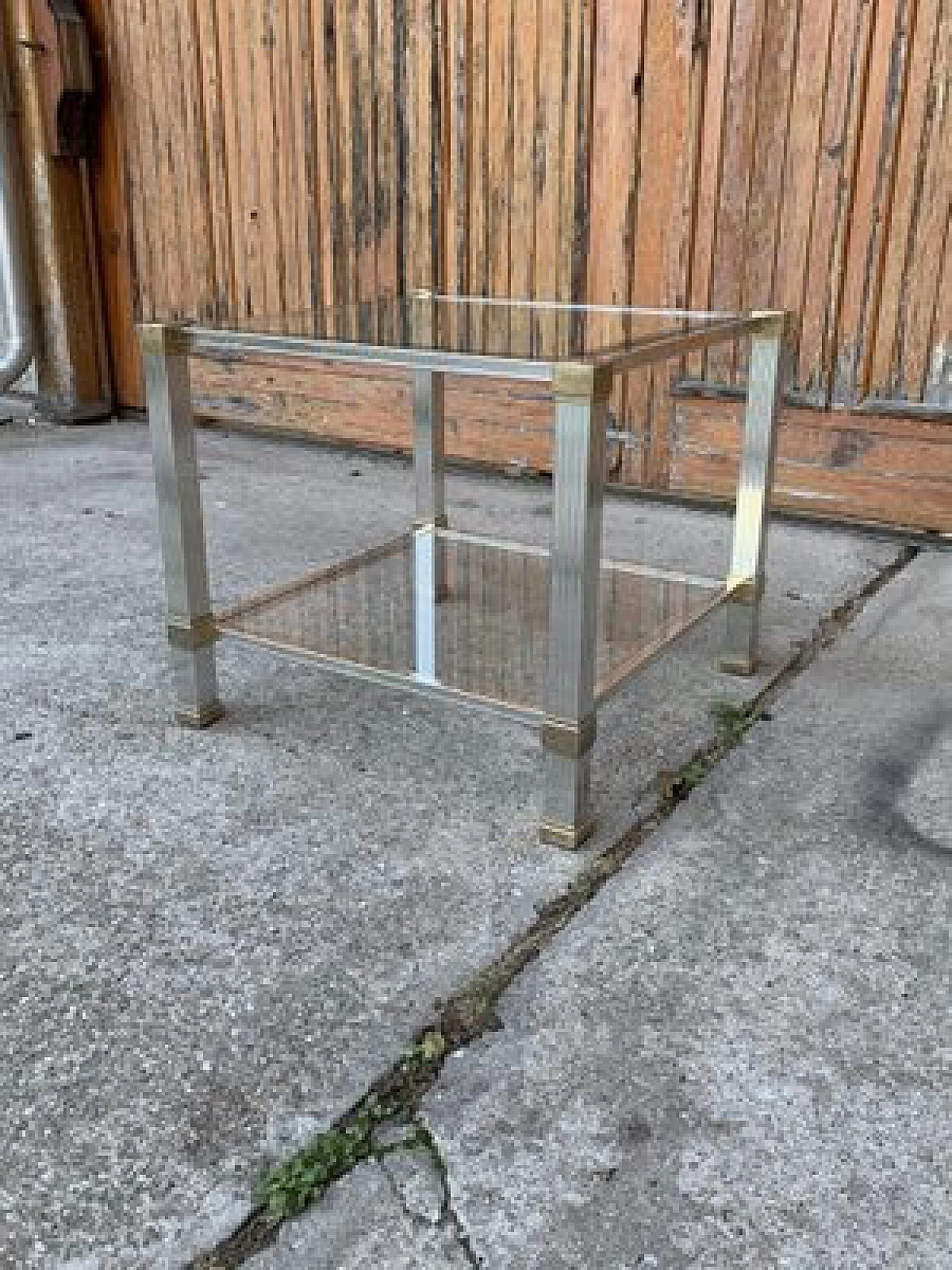 Tavolino in ottone, metallo cromato e vetro di Pierre Vandel, anni '70 1