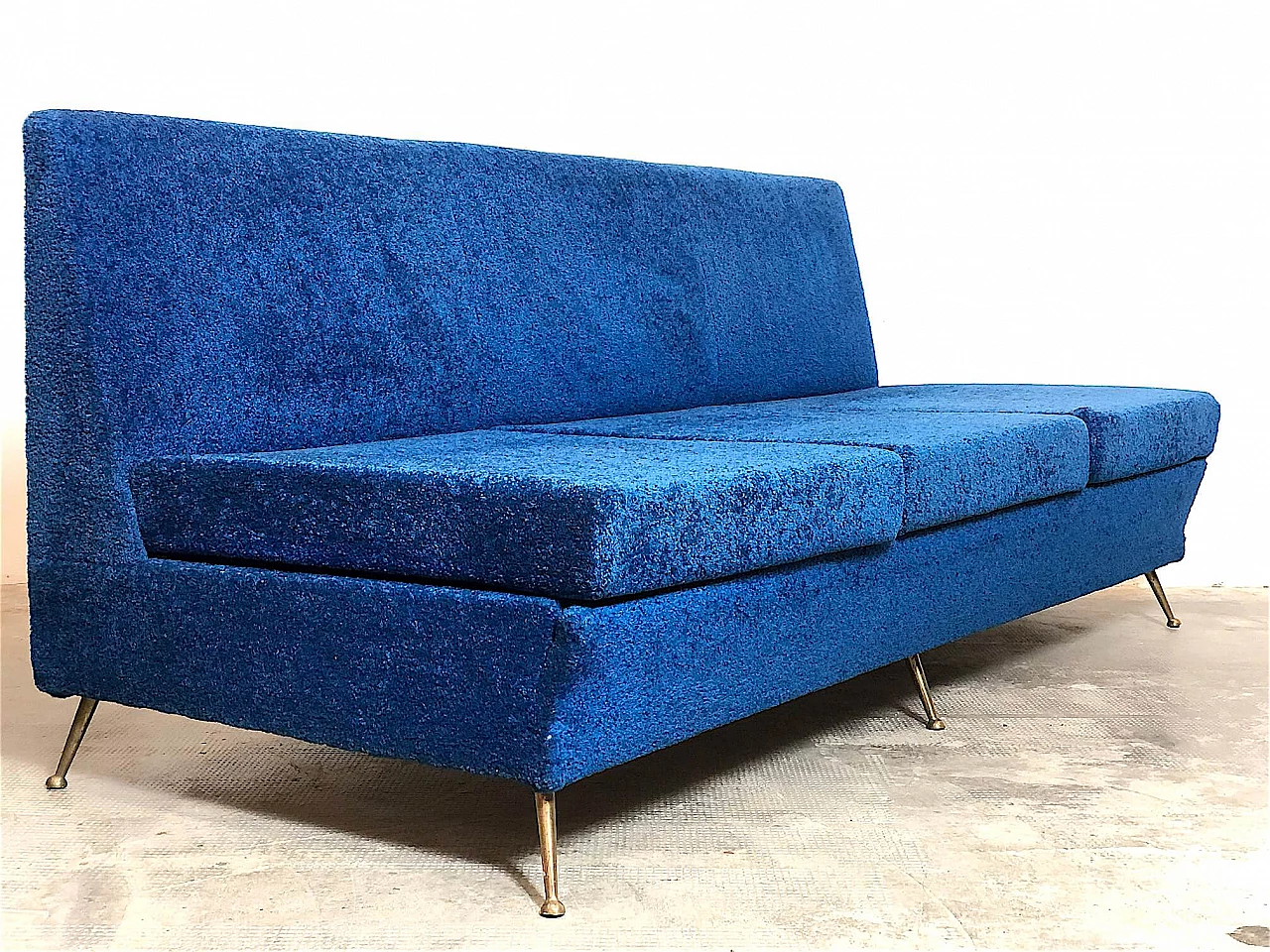 Three-seater sofa in blue fabric and brass feet, 1960s 12
