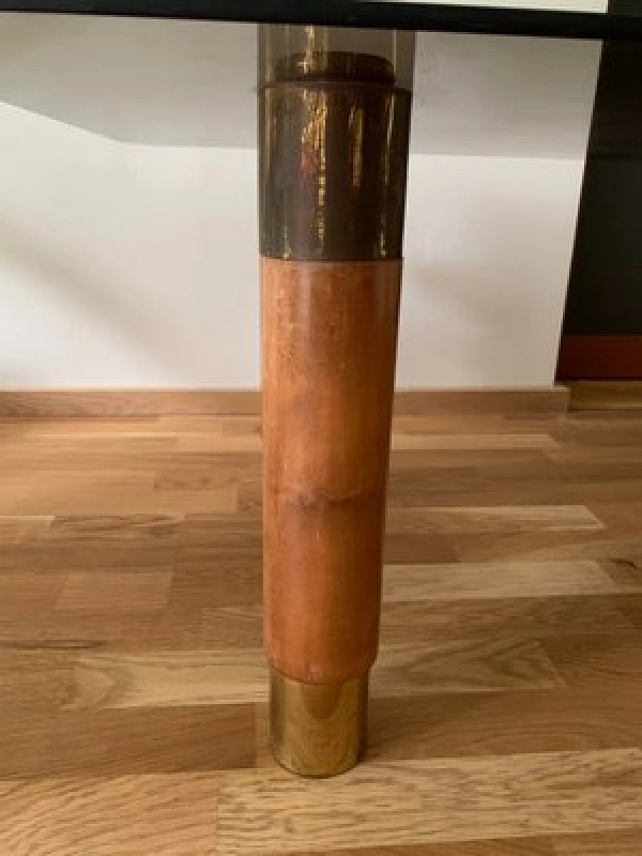 Tavolino in ottone e teak con piano in vetro, anni '60 9