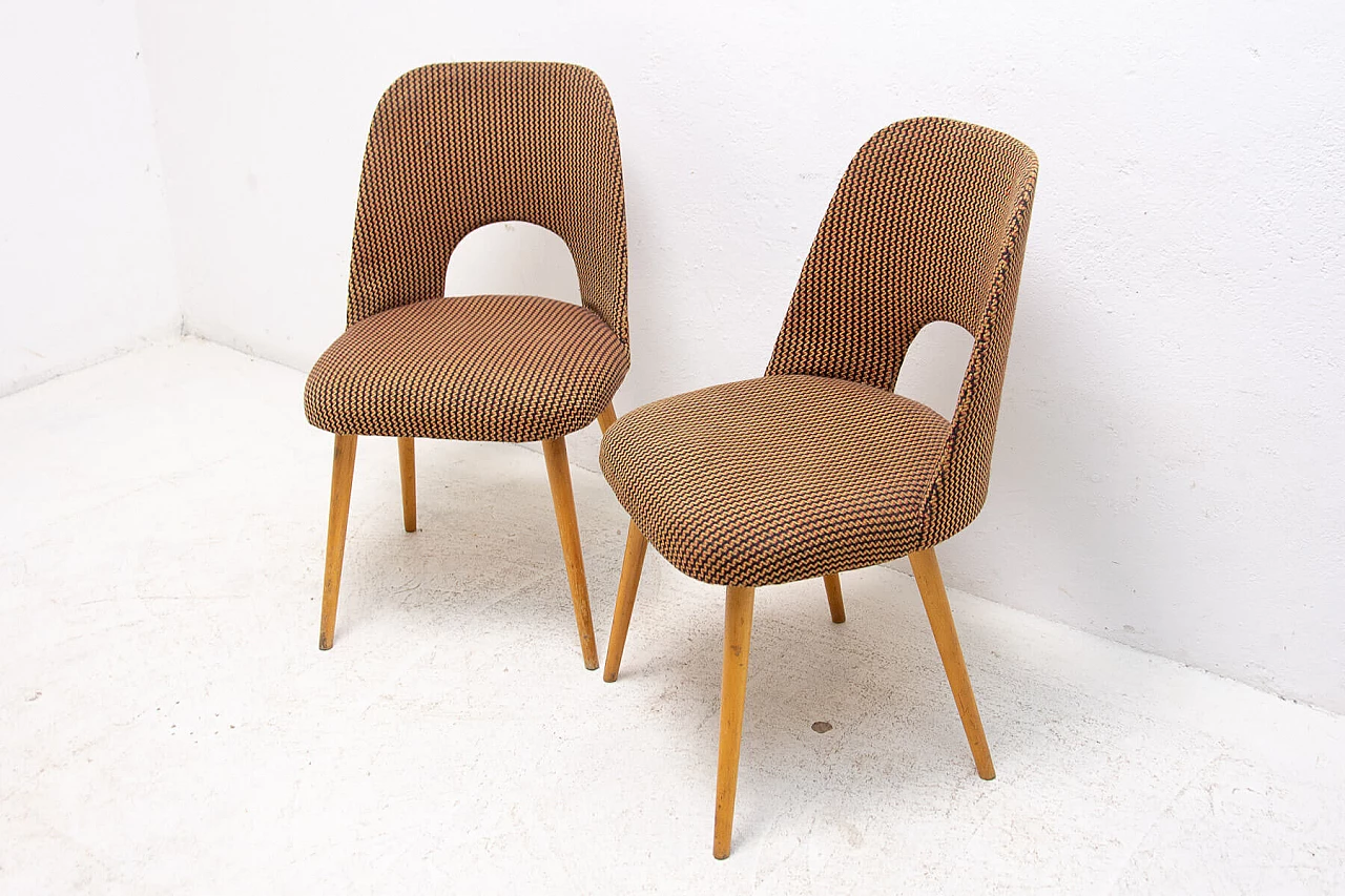 Coppia di sedie imbottite in legno curvato di Radomír Hofman per Ton, anni '60 6