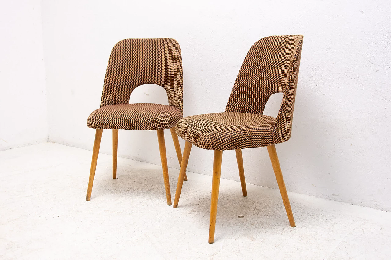 Coppia di sedie imbottite in legno curvato di Radomír Hofman per Ton, anni '60 7