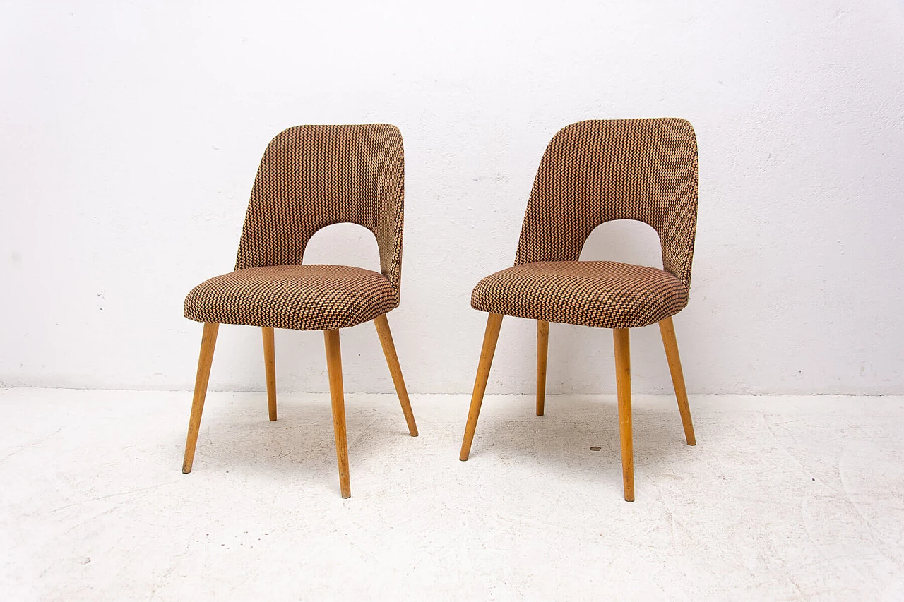 Coppia di sedie imbottite in legno curvato di Radomír Hofman per Ton, anni '60 8