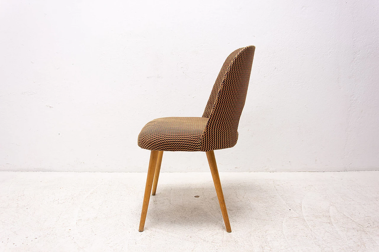 Coppia di sedie imbottite in legno curvato di Radomír Hofman per Ton, anni '60 15