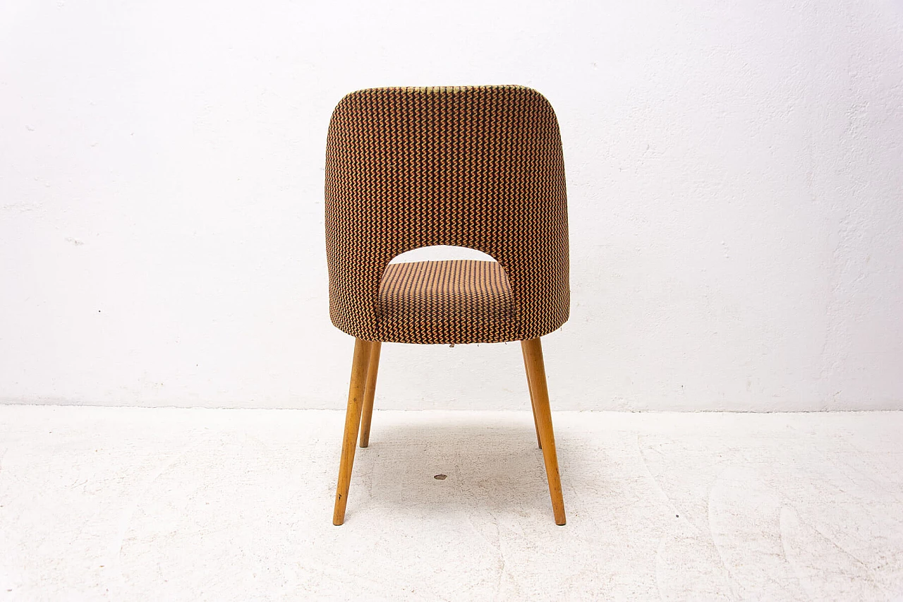 Coppia di sedie imbottite in legno curvato di Radomír Hofman per Ton, anni '60 16