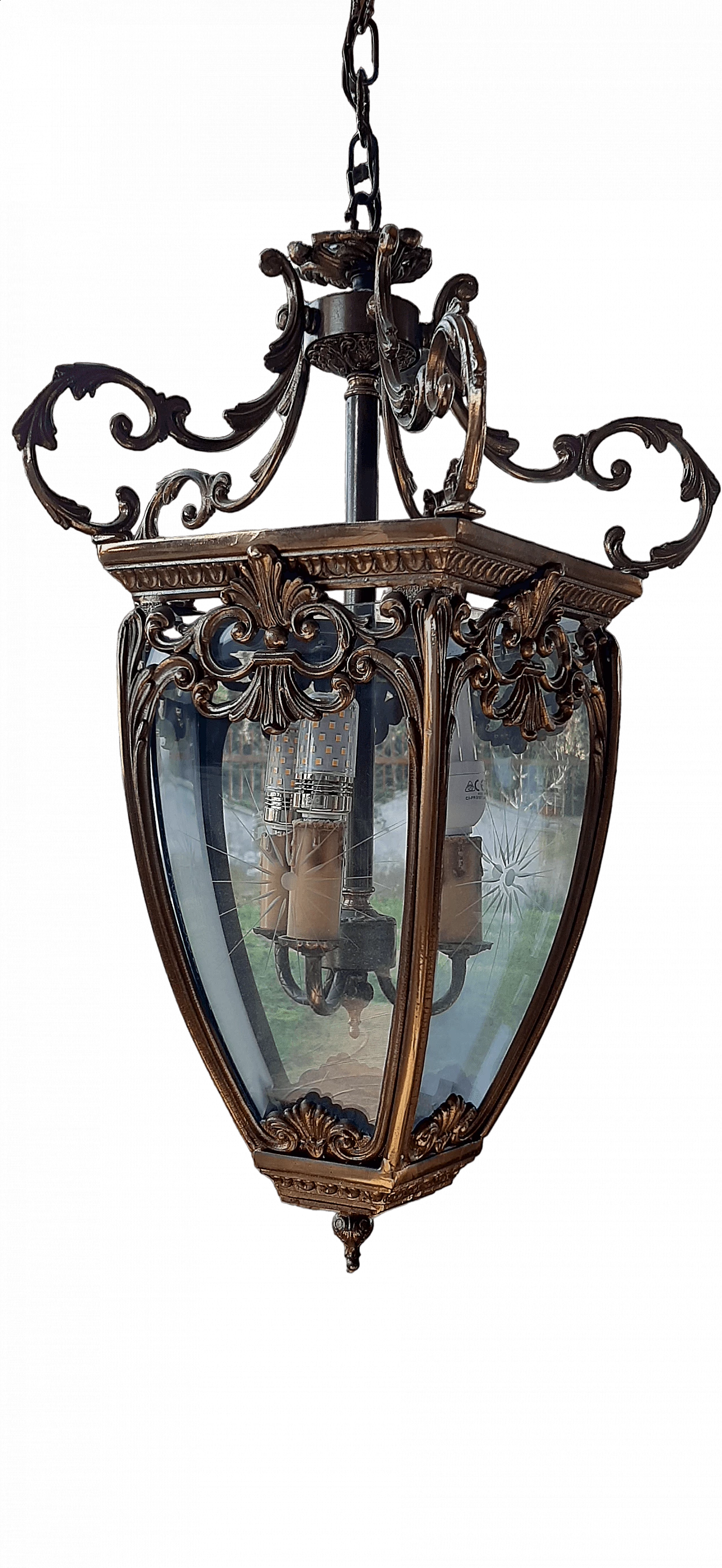 Coppia di lanterne in bronzo e vetro serigrafato, inizio '900 31