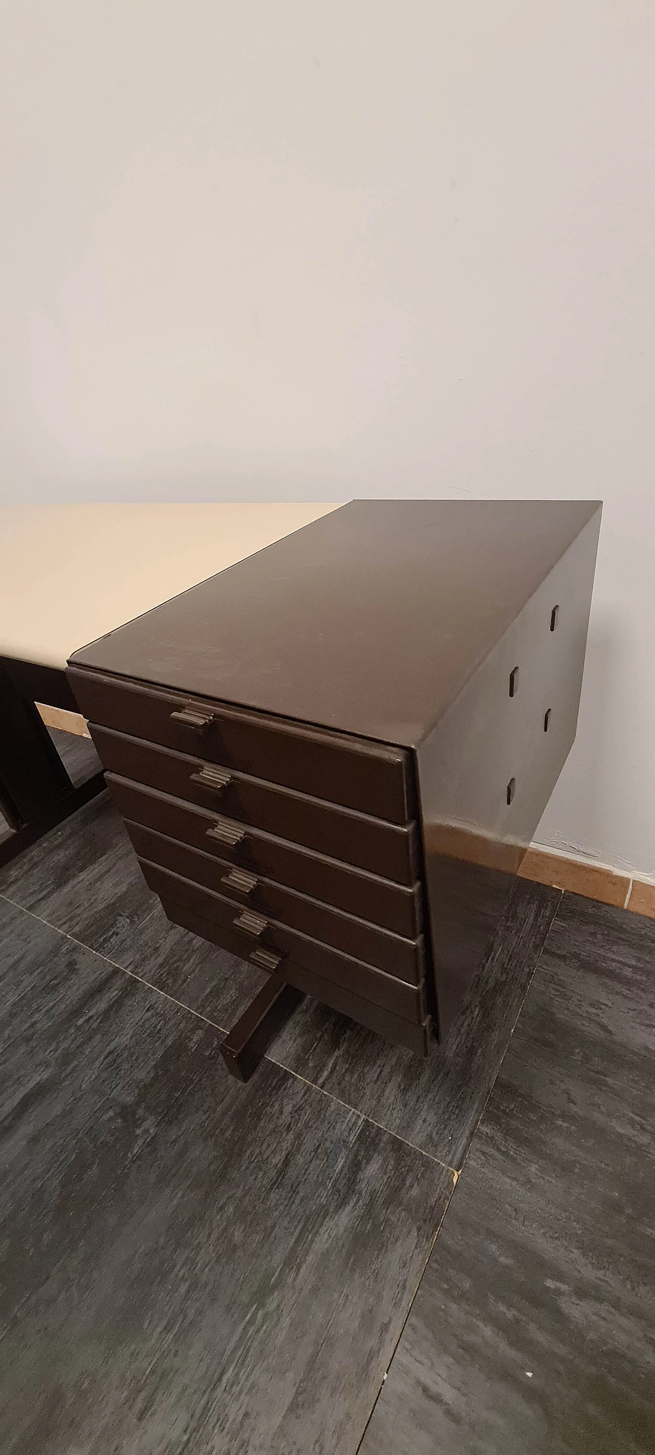 Desk by Ettore Sottsass for Olivetti Synthesis, 1970s 4