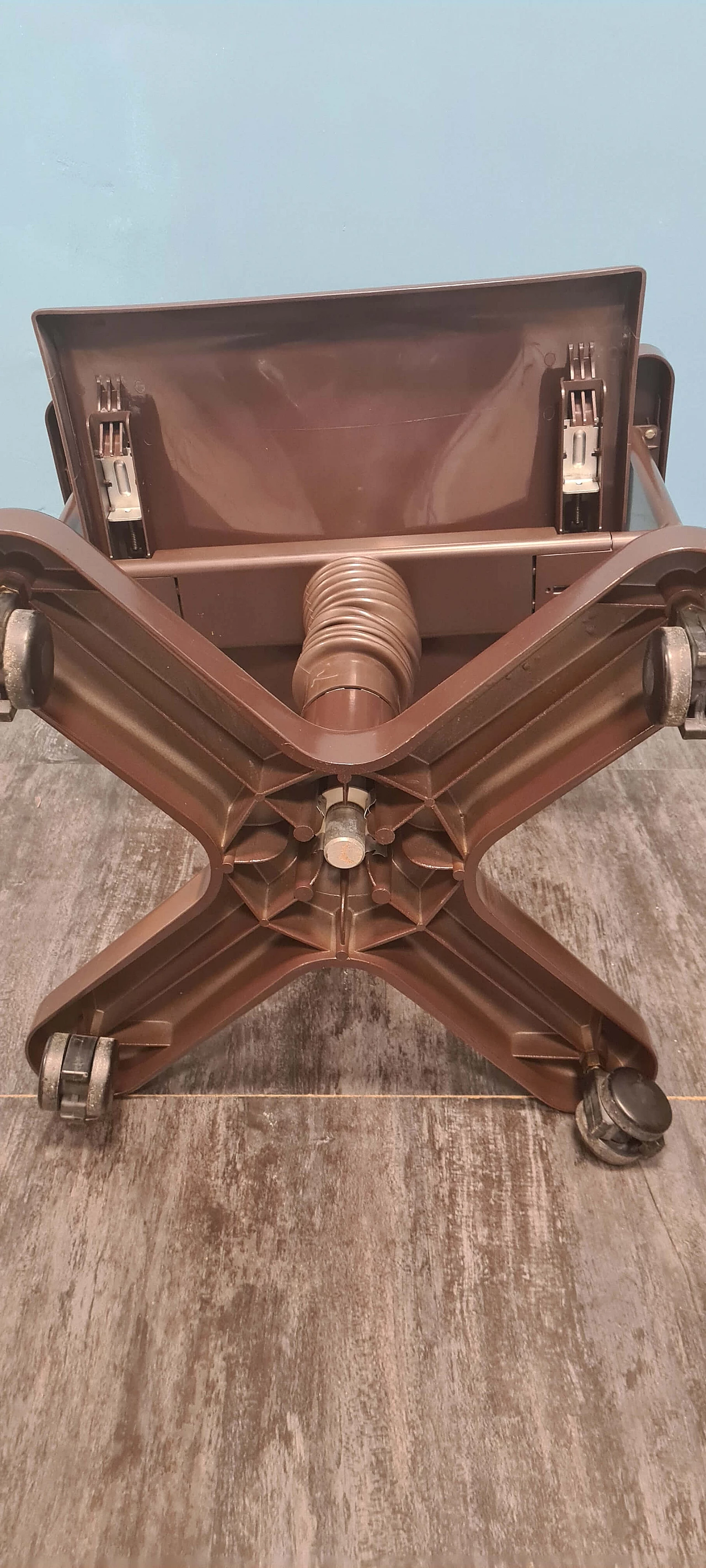 Poltrona di Ettore Sottsass per Olivetti Synthesis, anni '70 10