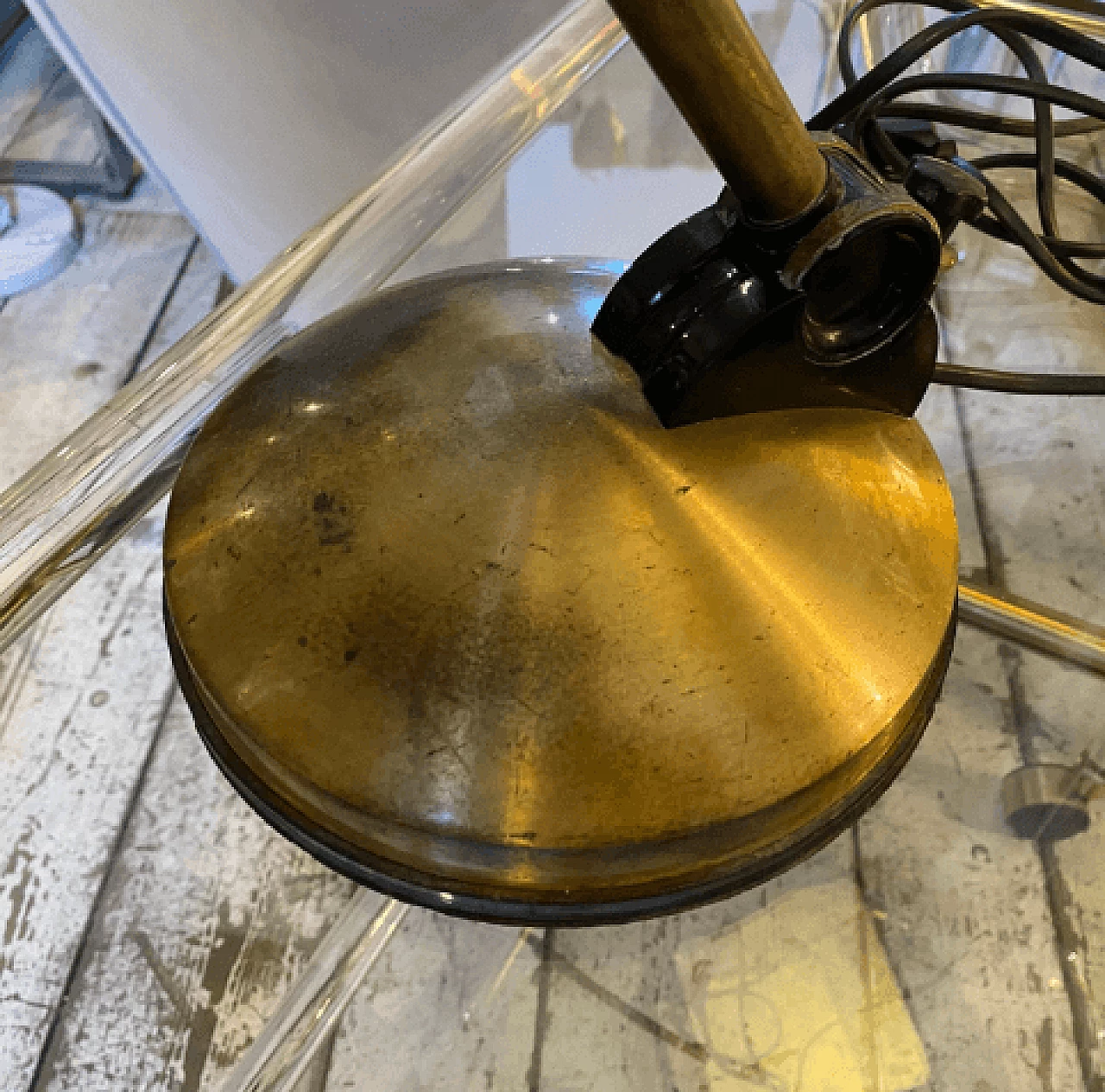 Gilded metal table lamp in the style of Fase, 1970s 4