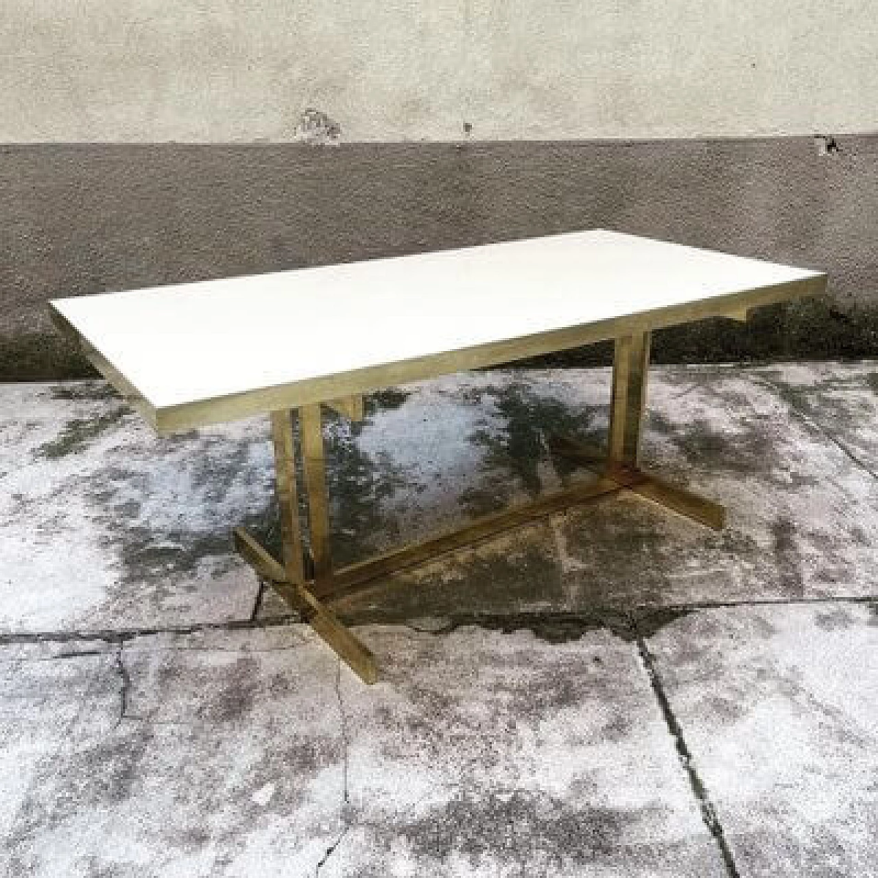 Tavolo da pranzo in ottone e laminato, anni '80 1