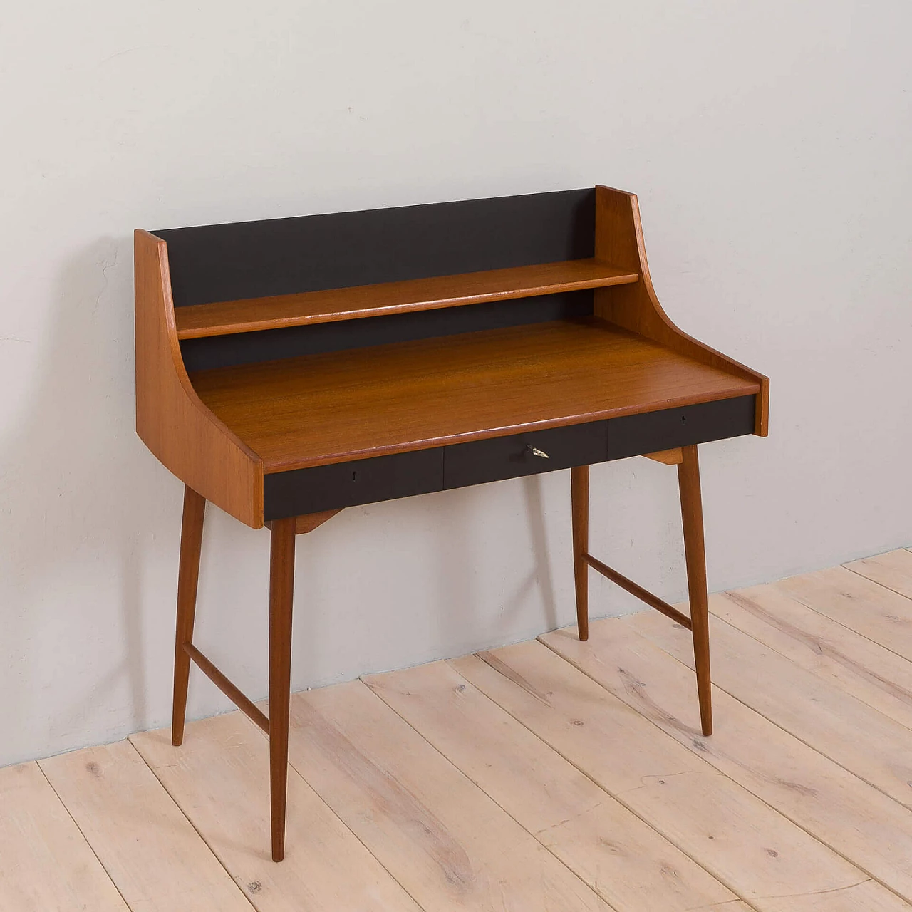 Scandinavian teak desk with three drawers by John Texmon for Blindheim Mobelfabrik, 1960s 7