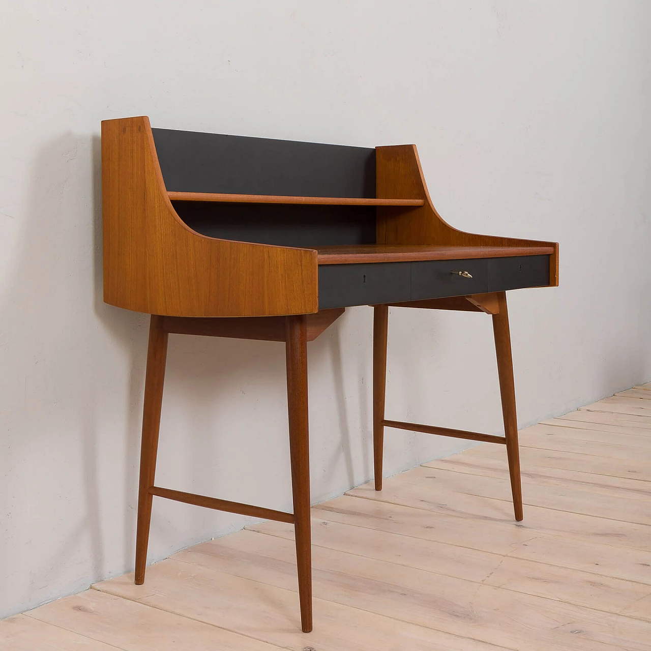 Scandinavian teak desk with three drawers by John Texmon for Blindheim Mobelfabrik, 1960s 8