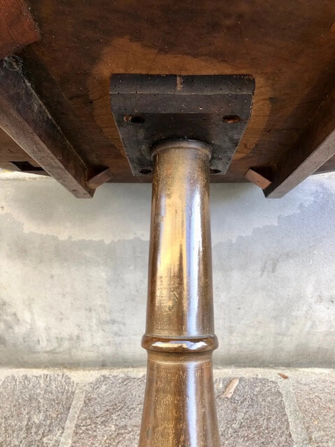 Inlaid wooden coffee table painted with flowers, 19th century 5
