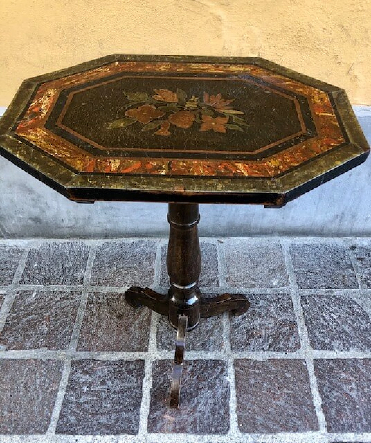 Inlaid wooden coffee table painted with flowers, 19th century 6