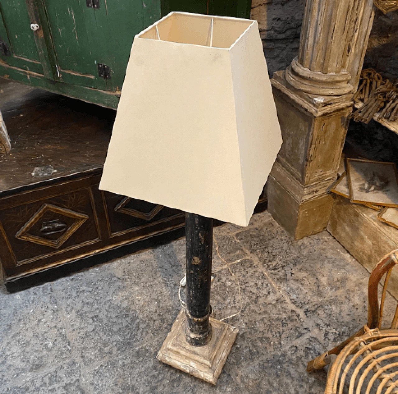 Sicilian wood torch holder turned into a floor lamp, 18th century 1