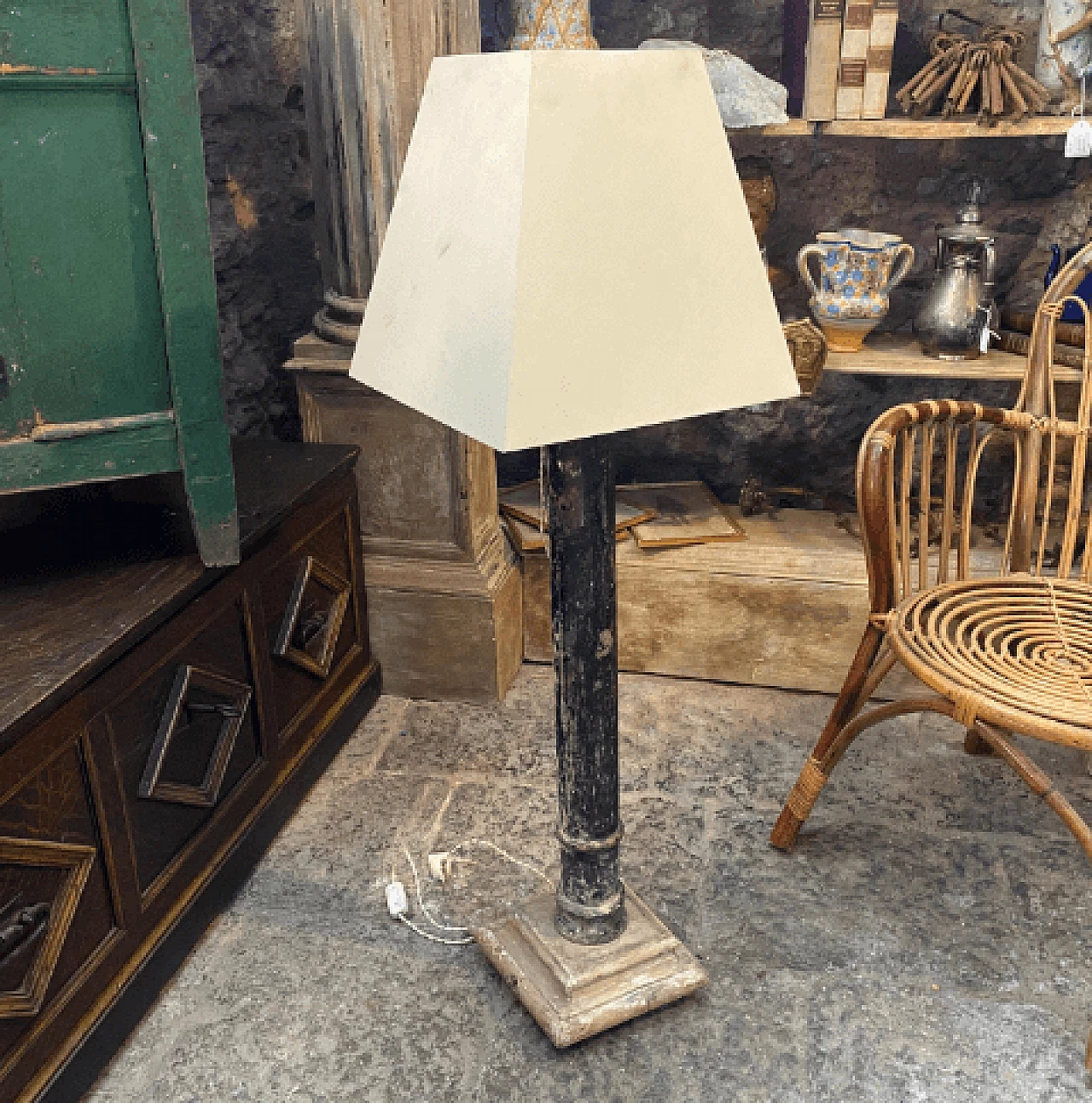 Sicilian wood torch holder turned into a floor lamp, 18th century 7