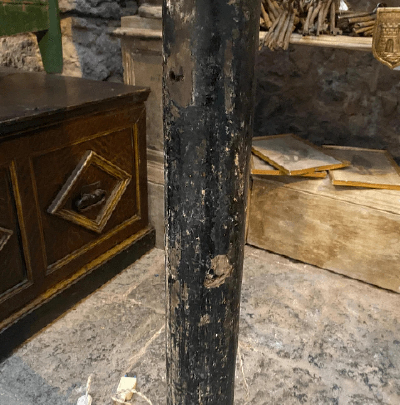 Sicilian wood torch holder turned into a floor lamp, 18th century 10
