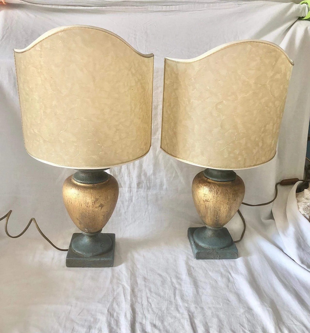 Coppia di lampade da tavolo in ceramica e pergamena, anni '70 11