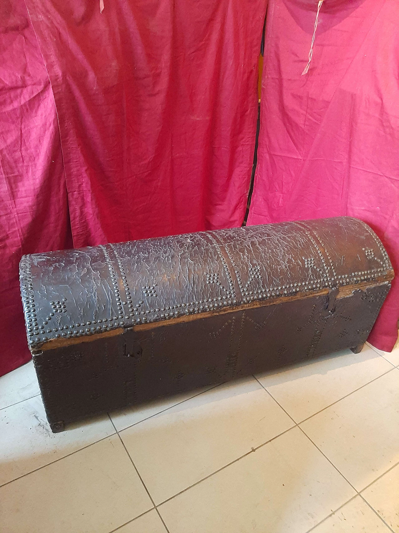 Poplar and leather trunk with metal studs, 17th century 12