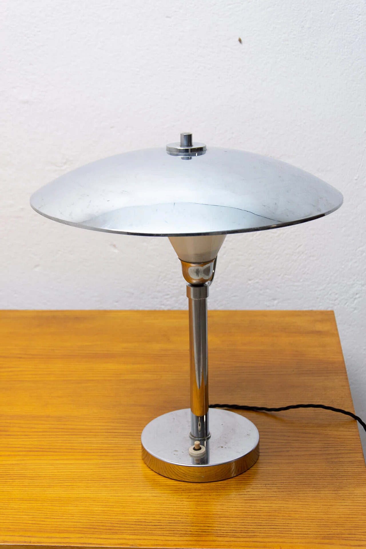 Lampada da tavolo cromata Bauhaus, anni '40 3