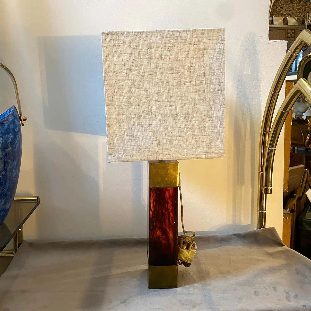 Brass and lucite table lamp in the style of Gabriella Crespi, 1980s 11