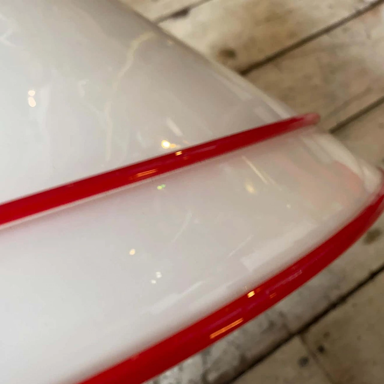 Chandelier in red and white Murano glass and brass for Renato Toso, 1980s 4