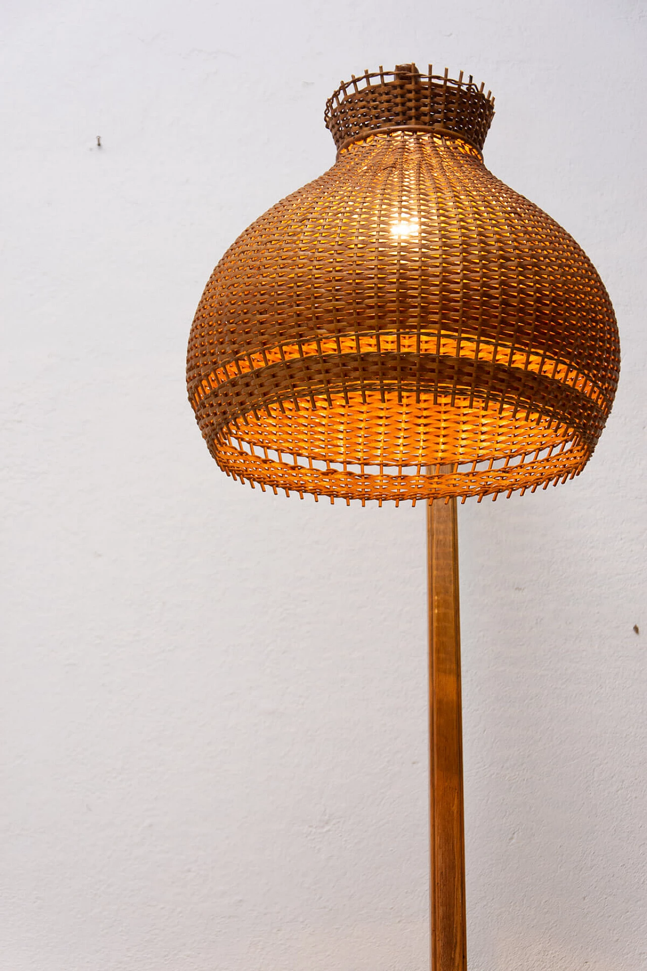 Lampada da terra in rovere e vimini di Krasna Jizba, anni '50 14