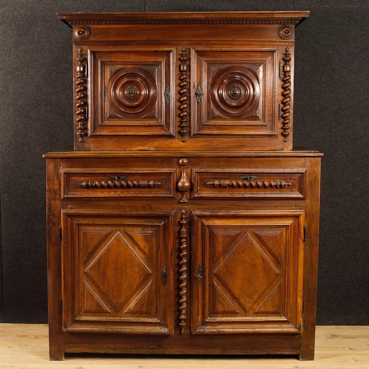 French Louis XIII style walnut sideboard, 18th century 3