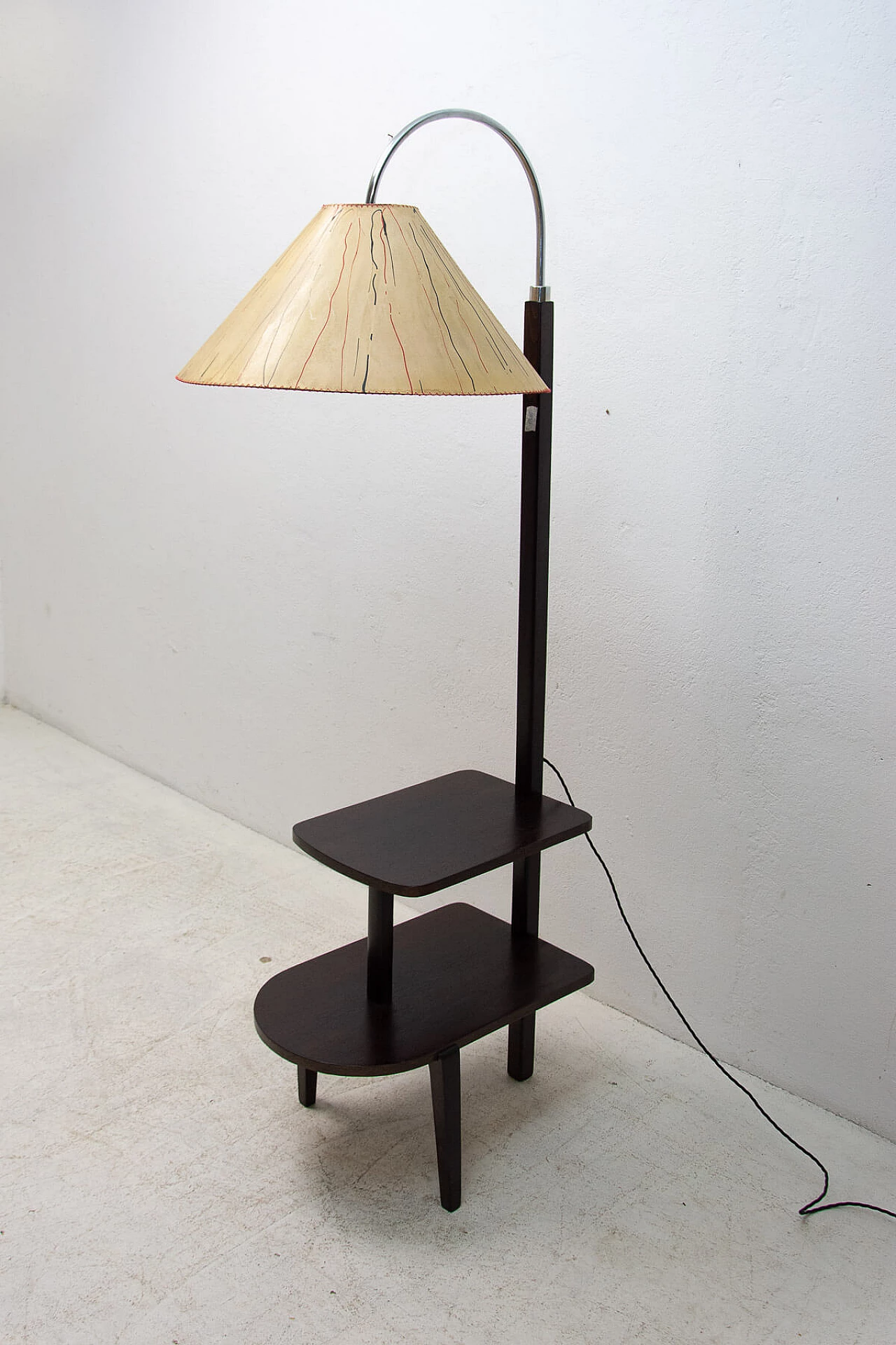 Lampada da terra D-623 con mensole di Thonet, anni '30 2