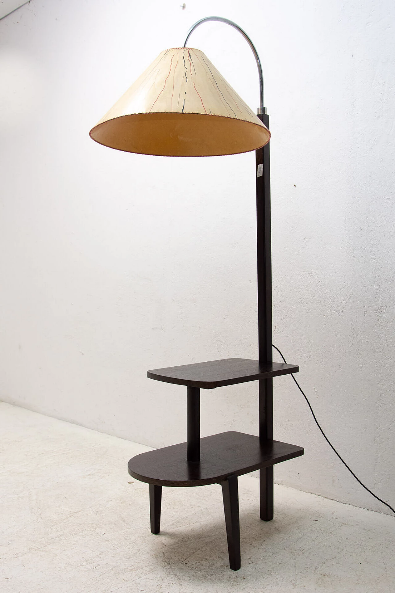 Lampada da terra D-623 con mensole di Thonet, anni '30 3