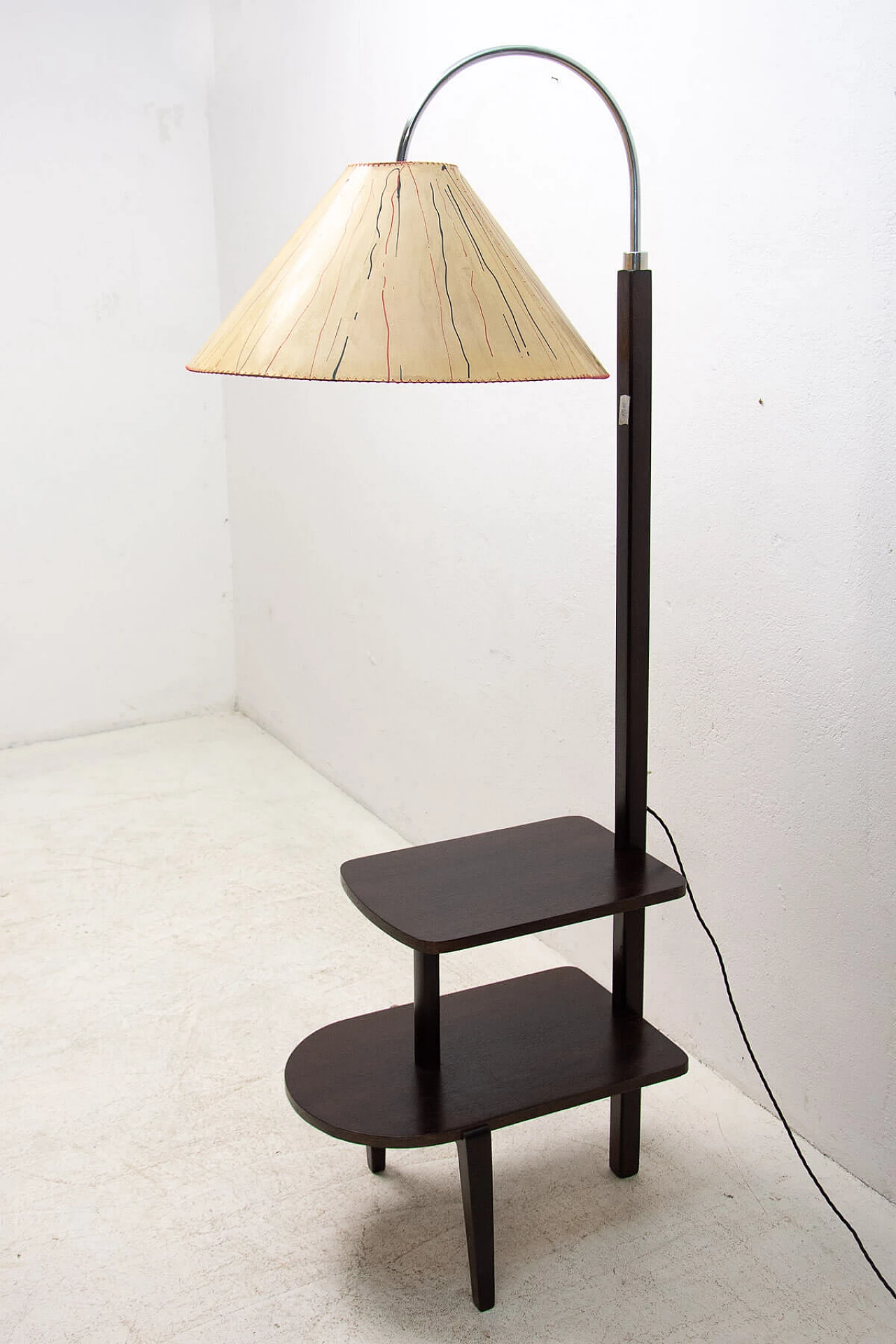 Lampada da terra D-623 con mensole di Thonet, anni '30 4