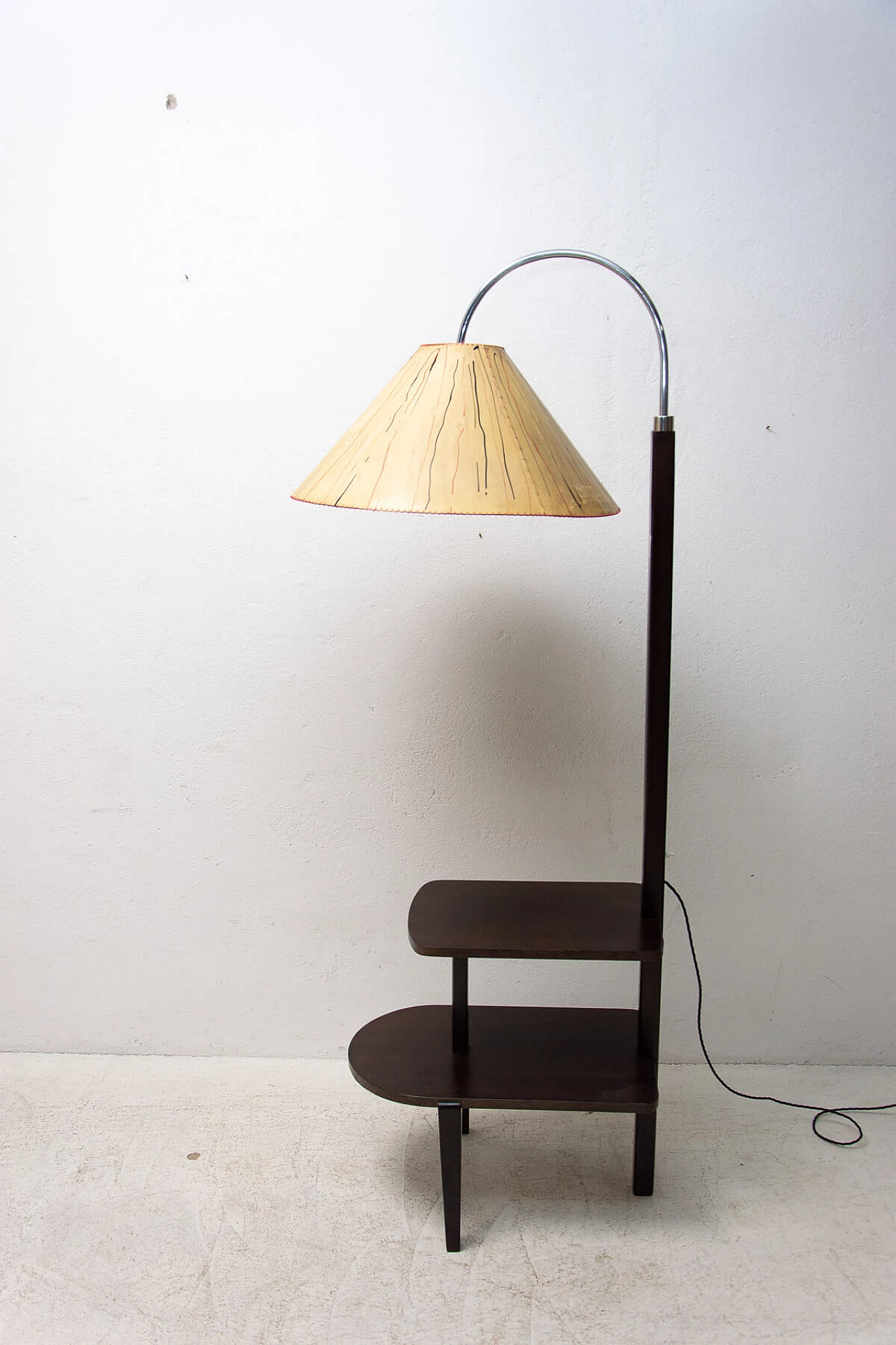 Lampada da terra D-623 con mensole di Thonet, anni '30 5
