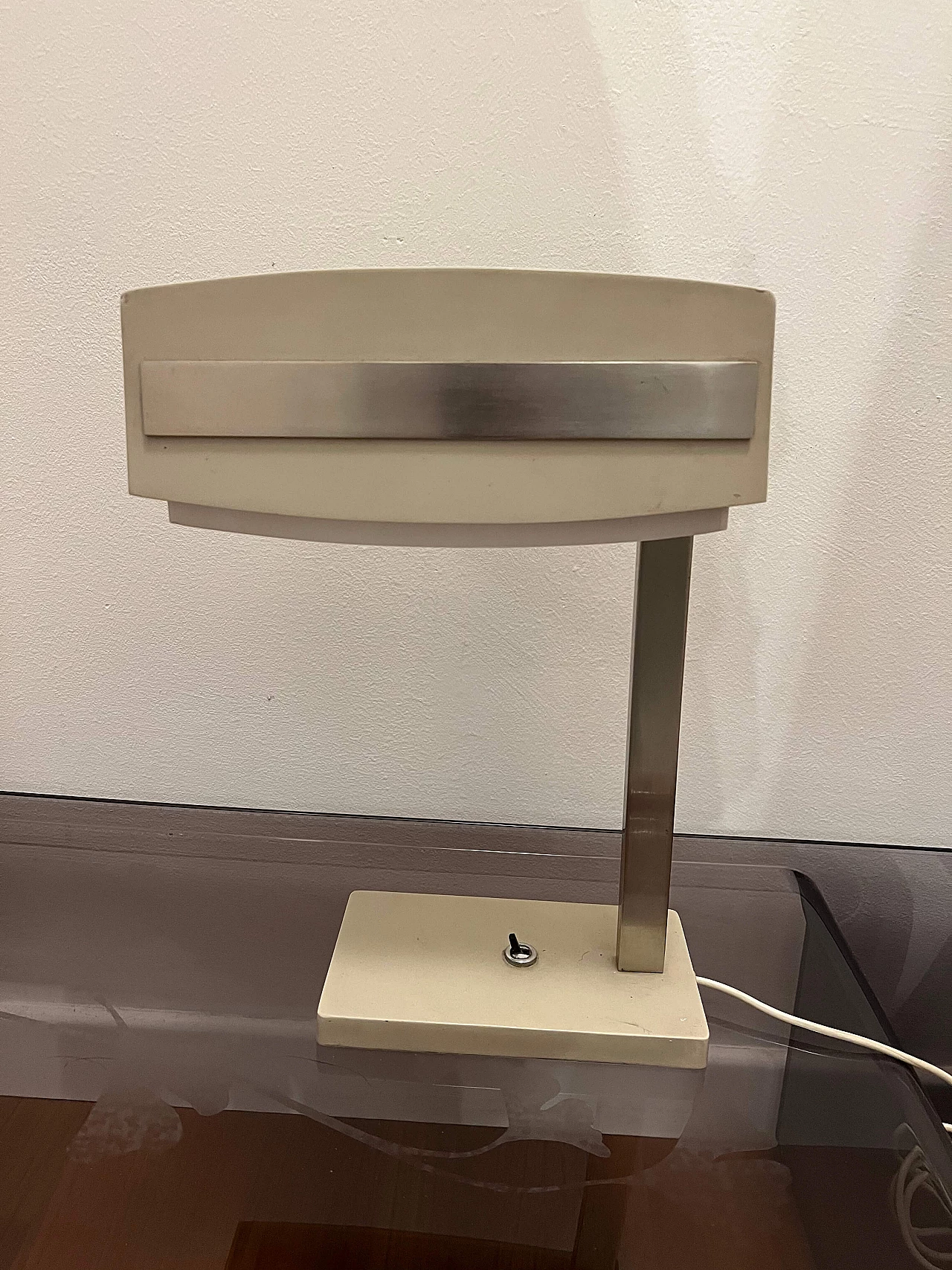 Lampada da tavolo in metallo e plastica di Stilnovo, anni '60 2