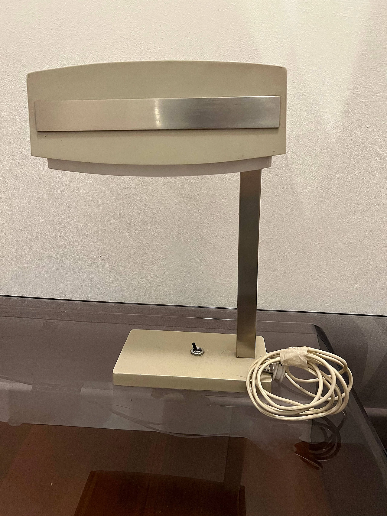 Lampada da tavolo in metallo e plastica di Stilnovo, anni '60 3