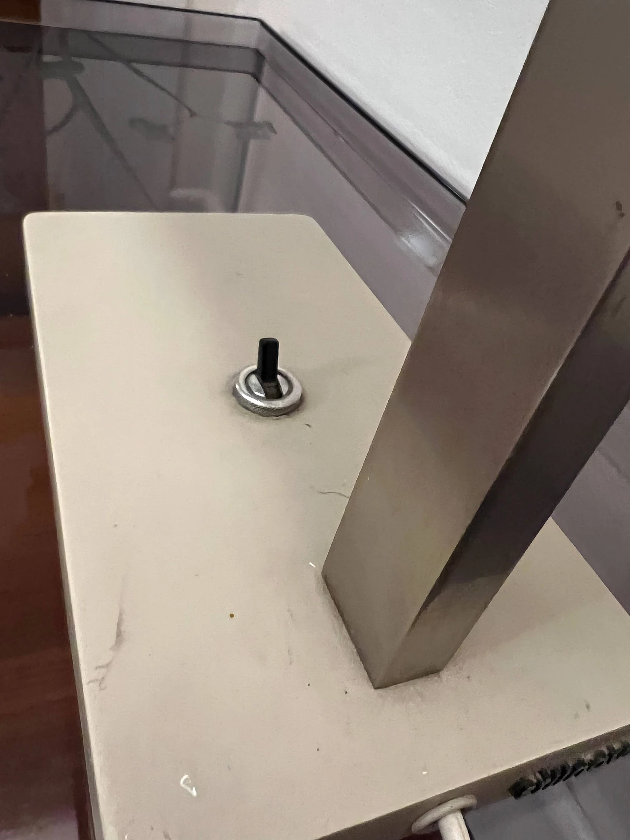 Lampada da tavolo in metallo e plastica di Stilnovo, anni '60 5