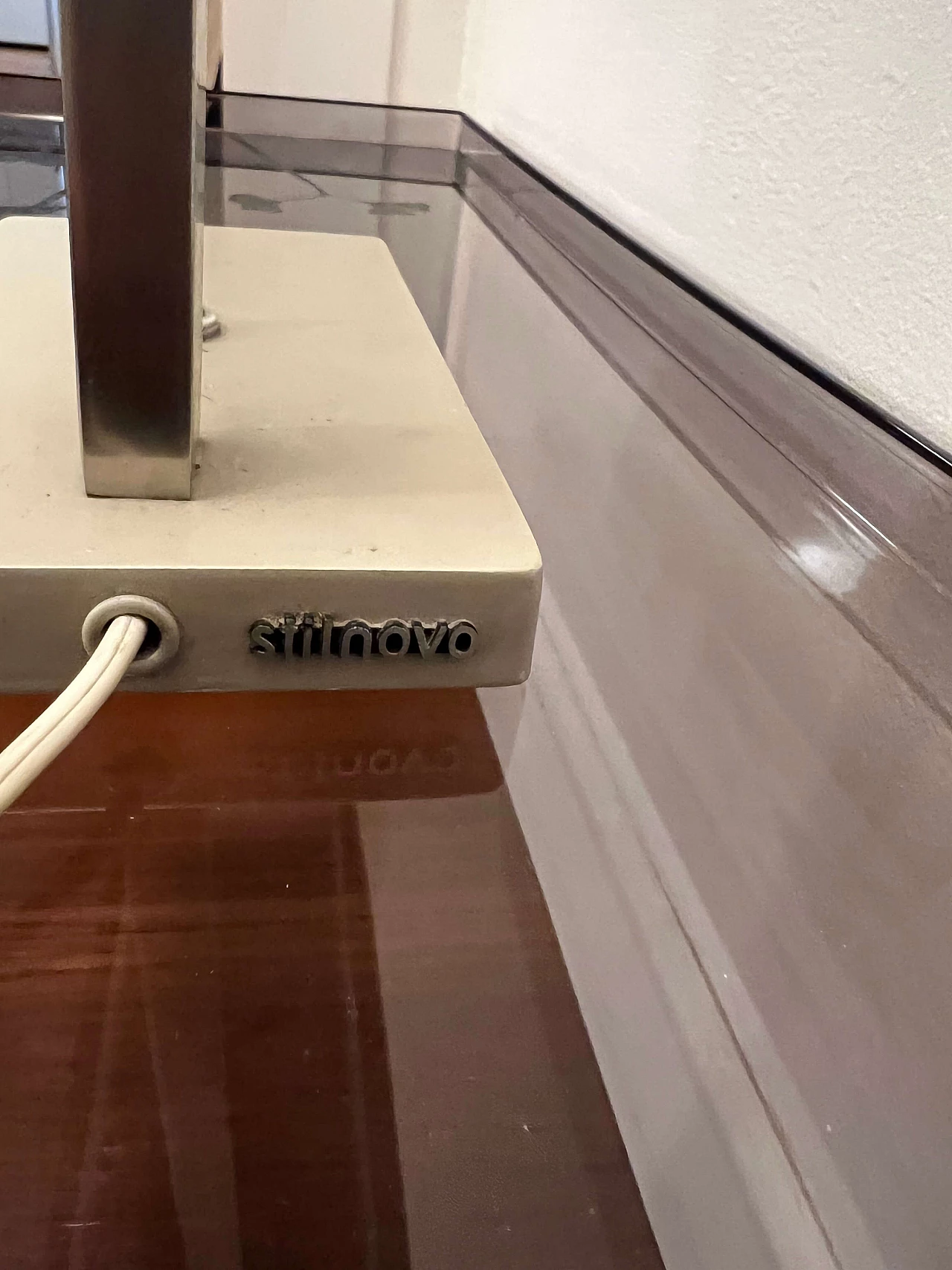 Lampada da tavolo in metallo e plastica di Stilnovo, anni '60 6