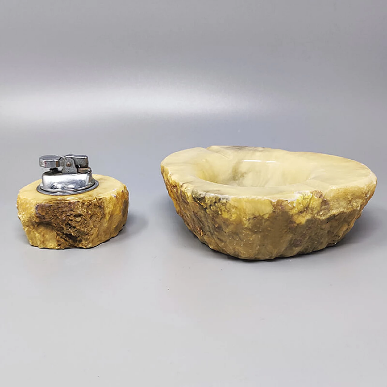 Posacenere e accendino da tavolo in alabastro di Romano Bianchi, anni '60 1