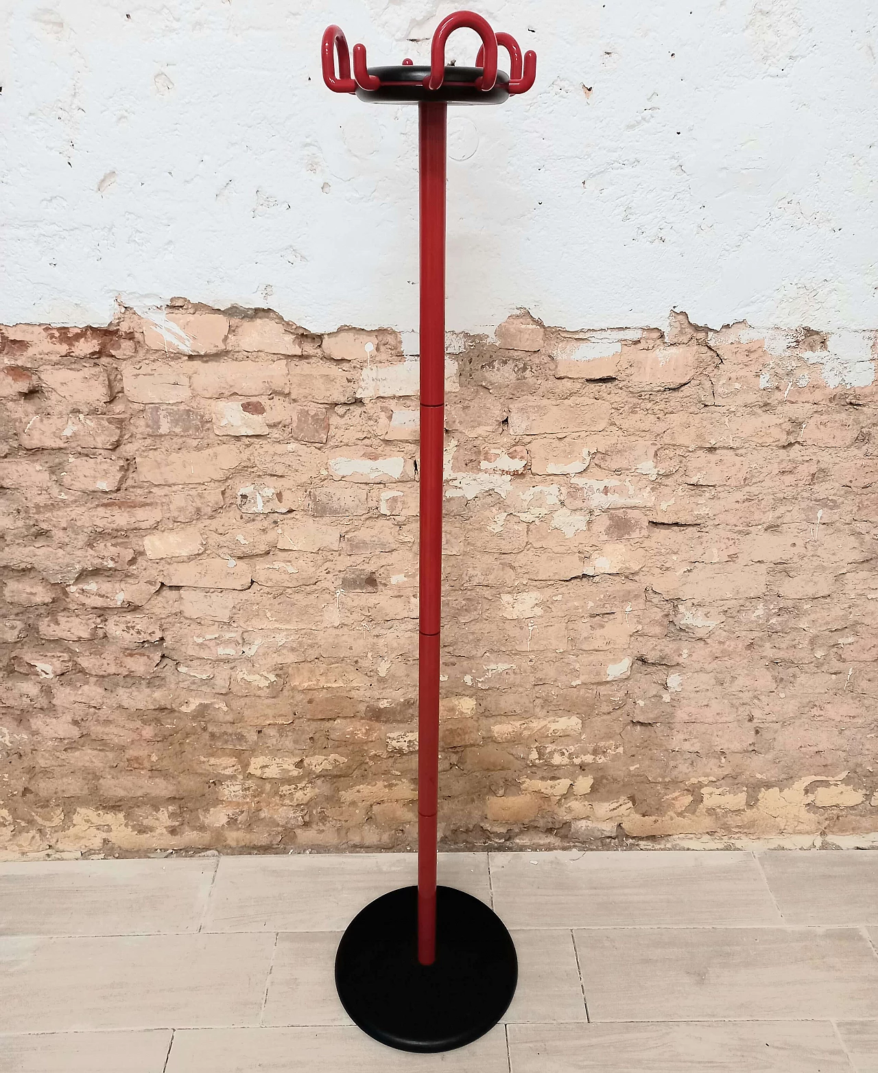 Aiuto floor-standing coat stand by Barbieri and Marianelli for Rexite, 1970s 1