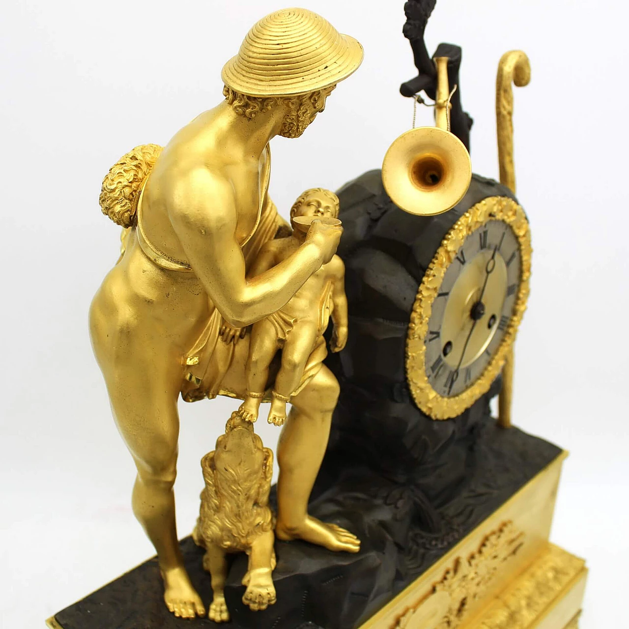 Gilded bronze Empire pendulum clock, early 19th century 2