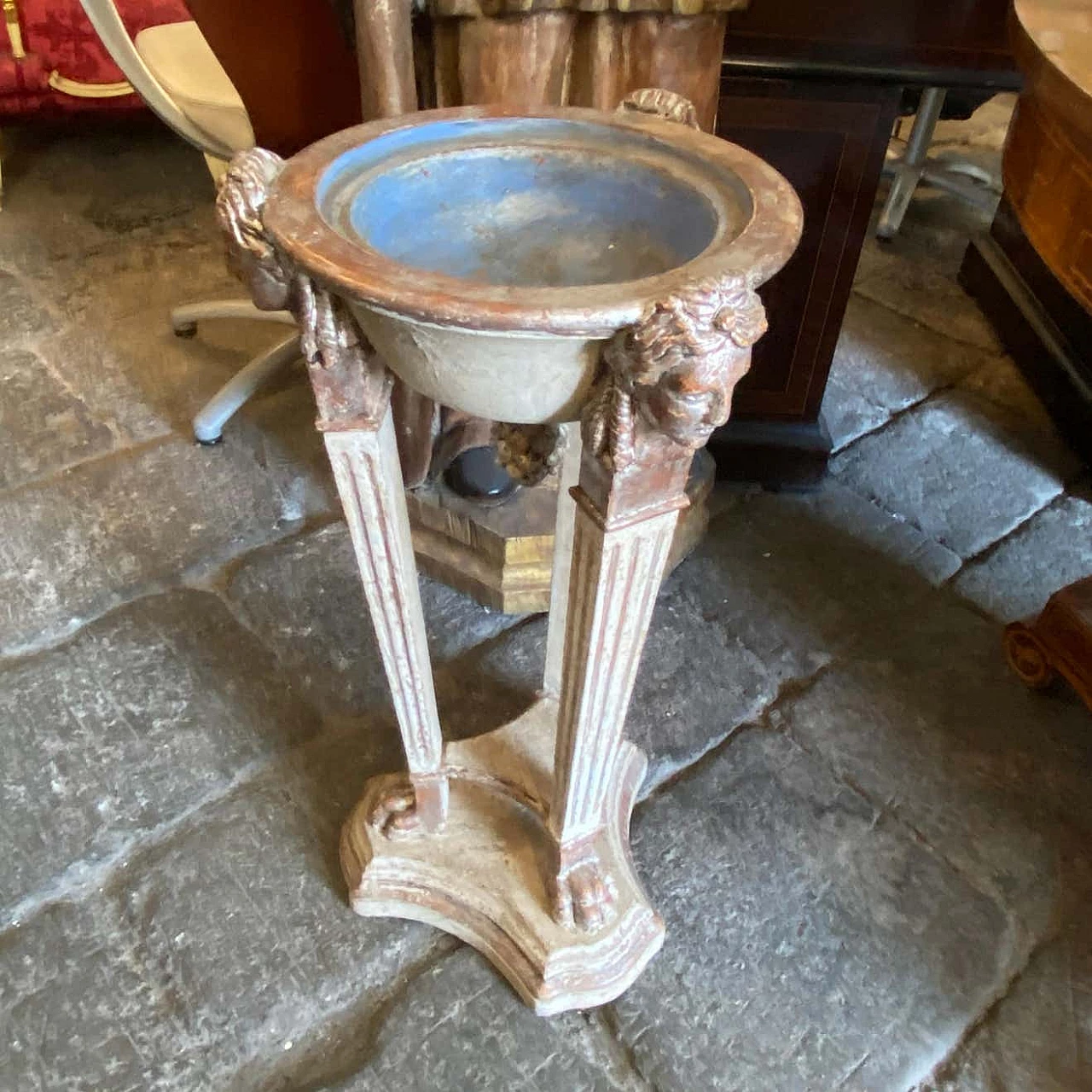 Treppiede in legno argentato, '800 7