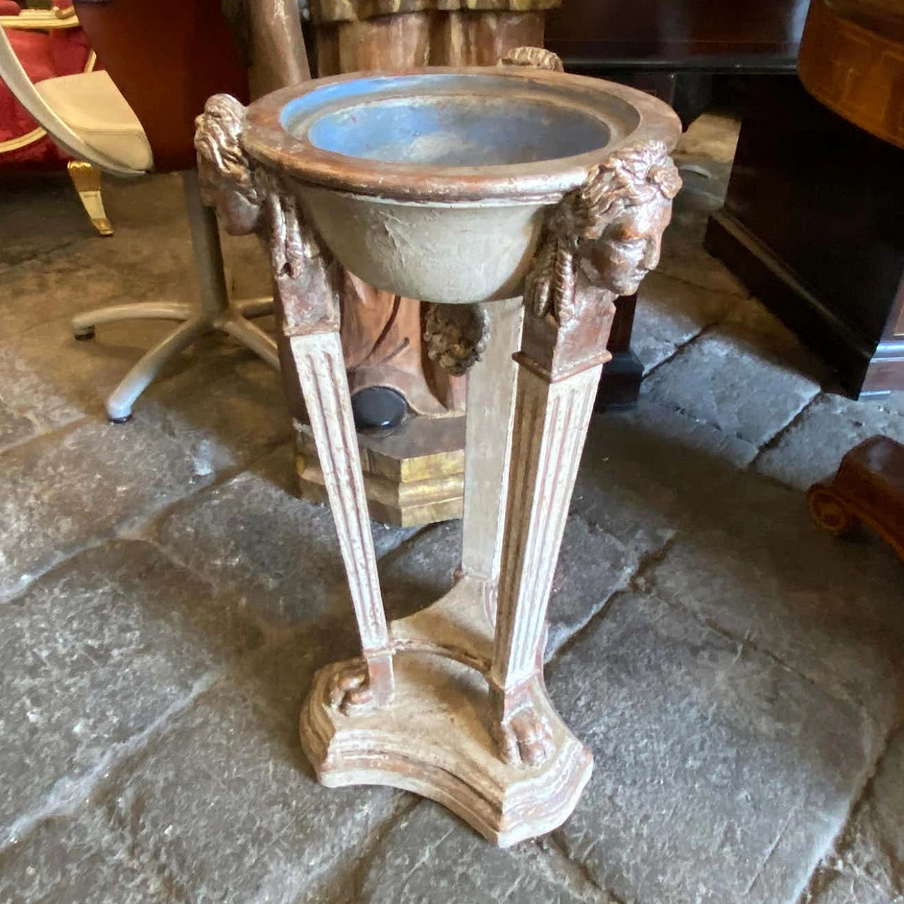 Treppiede in legno argentato, '800 8