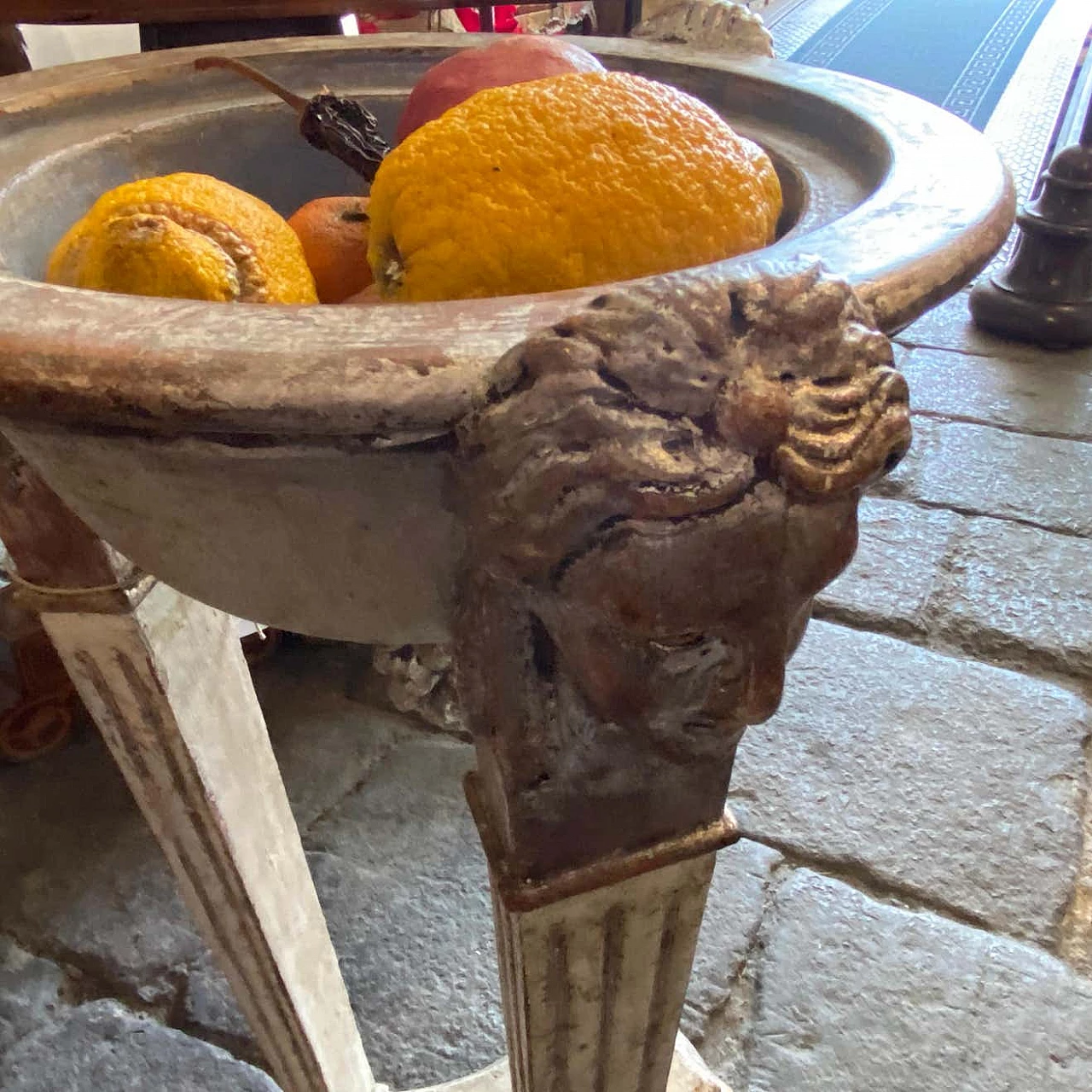 Treppiede in legno argentato, '800 12