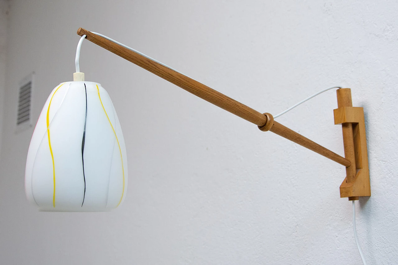 Coppia di applique in faggio e vetro di ULUV, anni '60 3