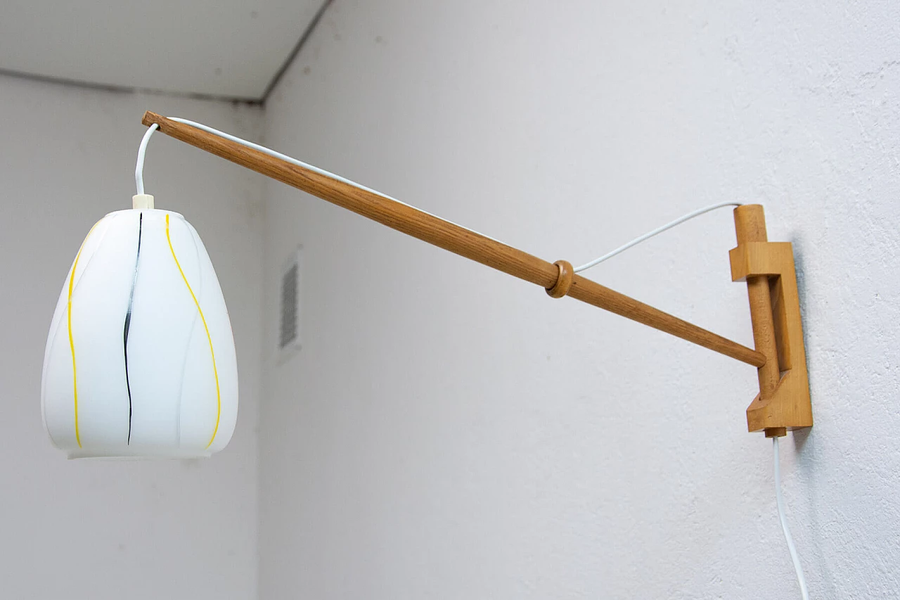 Coppia di applique in faggio e vetro di ULUV, anni '60 4