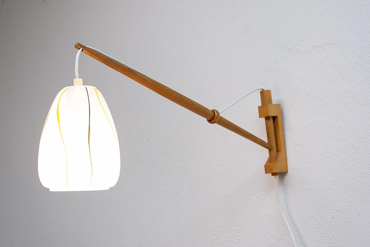 Coppia di applique in faggio e vetro di ULUV, anni '60 14