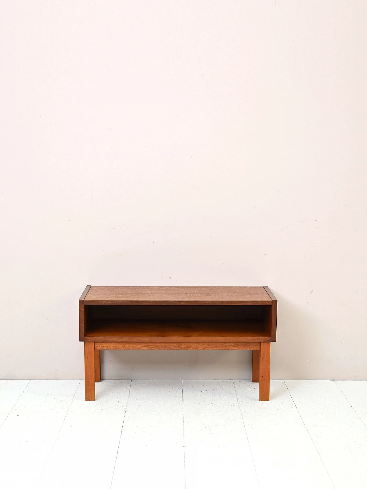 Tavolino in legno porta TV, anni '60 2